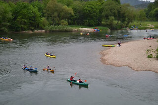Un descenso del Sella en canoa para 2 adultos y un niño con Kayak Aventura en Las Rozas (Asturias)