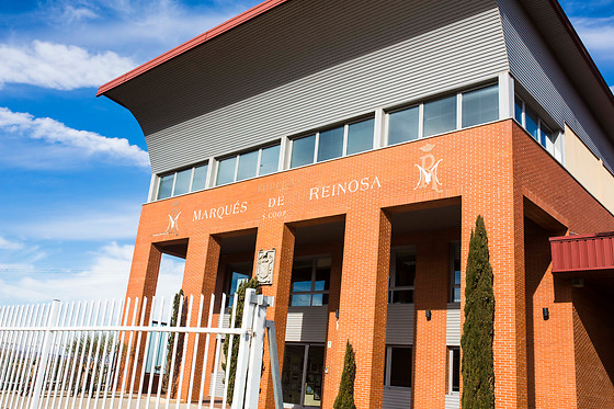 Una visita a la bodega con cata para 2 en Bodegas Marqués de Reinosa en Autol (La Rioja)