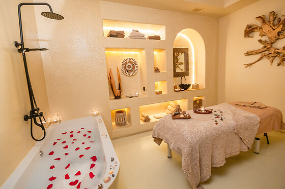 Un masaje relajante y un baño de sales aromáticas para 2 en Ocean Spa en Barcelona