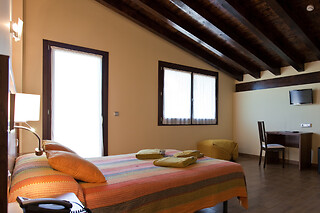 Dos noches para 2 en Casa Rural Otxoenea en Irún (Guipúzcoa)