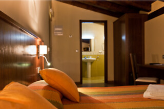 Dos noches para 2 en Casa Rural Otxoenea en Irún (Guipúzcoa)