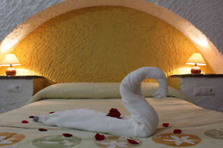 Dos noches para 2 en Cuevas Hammam Abuelo José en Guadix (Granada)