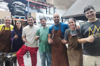 Forja tu propio cuchillo con un curso de Bushcraft para 1 en Fantastic Factory en Sentmenat (Barcelona)
