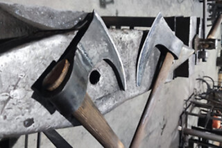 Forja tu propio cuchillo con un curso de Bushcraft para 1 en Fantastic Factory en Sentmenat (Barcelona)