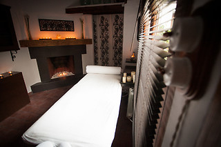 Una noche con desayuno y experiencia bienestar para 2 en Casa Rural & Spa La Graja en Chinchón (Madrid)