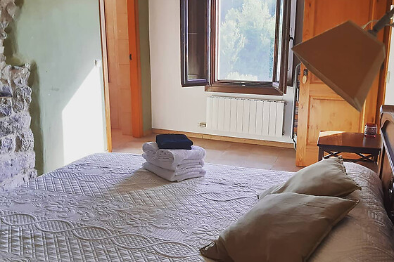 Una noche con desayuno y visita enológica para 2 en Casa Miret en Vallverd (Tarragona)
