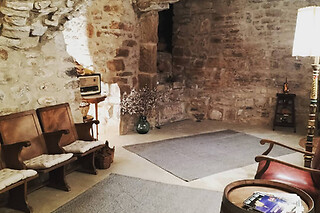 Una noche con desayuno y visita enológica para 2 en Casa Miret en Vallverd (Tarragona)