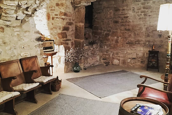 Una noche con desayuno y visita enológica para 2 en Casa Miret en Vallverd (Tarragona)