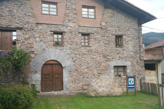 Dos noches en habitación doble para 2 en Casa Rural Argiñenea en San Sebastián (Gipuzkoa)
