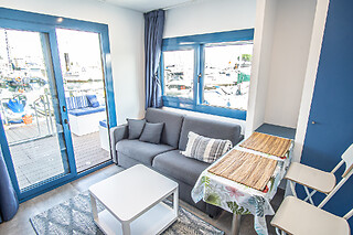 Una noche para 2 adultos y 2 niños en Apartamento Flotante Santander en Santander (Cantabria)