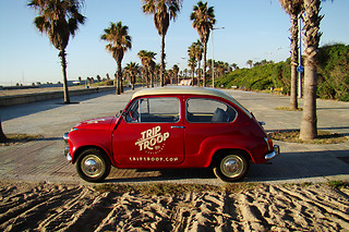 Ruta por el Barrio Gótico en Seat 600 en Barcelona