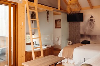 Una noche con desayuno y cesta de picnic para la cena para 2 en Cabanas de Udra en Beluso-Bueu (Pontevedra)