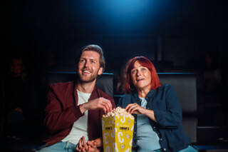 Cuatro entradas con menús para 4 en Cinesa LUXE Garbera en Donosti (Gipuzkoa)