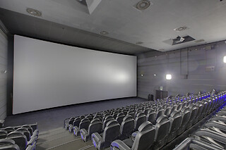 Cuatro entradas con menús para 4 en Cinesa LUXE Garbera en Donosti (Gipuzkoa)