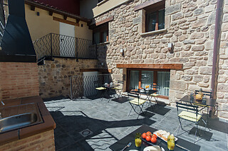 Dos noches con desayunos para 2 en Hotel Pinares de Soria en Molinos de Duero (Soria)