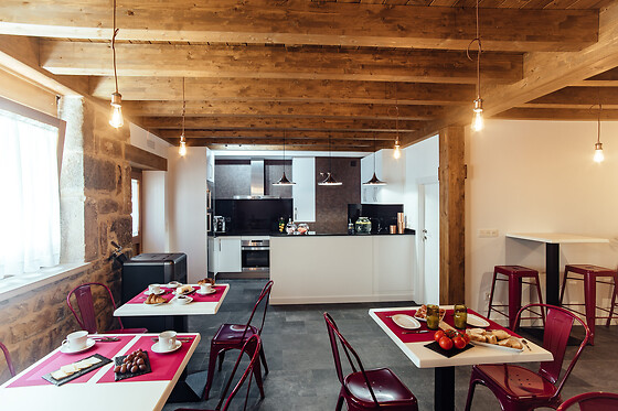Dos noches con desayunos para 2 en Hotel Pinares de Soria en Molinos de Duero (Soria)