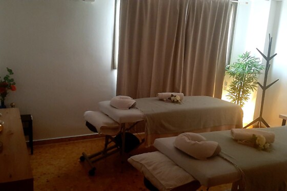 Un masaje descontracturante para 2 en Danae Wellness en Valencia