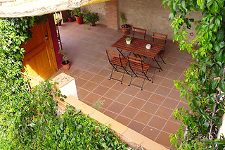 Una noche con desayuno y visita enológica para 2 en Casa Miret en Vallverd (Tarragona)