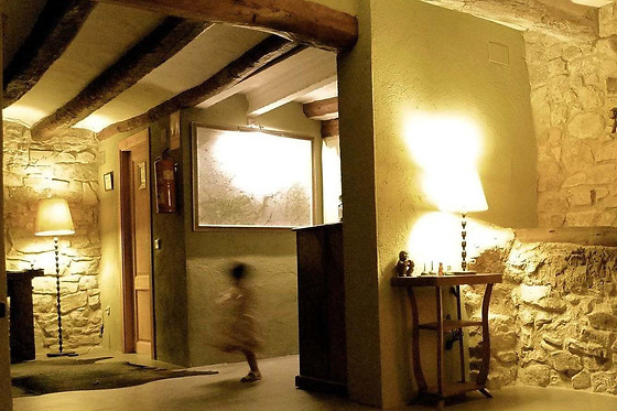 Una noche con desayuno y visita enológica para 2 en Casa Miret en Vallverd (Tarragona)