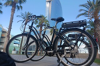 Un tour privado con delivery en bicicleta classic para 2 en Delivery Bikes BCN en Barcelona