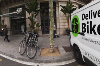 Un tour privado con delivery en bicicleta classic para 2 en Delivery Bikes BCN en Barcelona