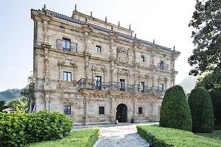 Una noche en suite con desayuno para 2 en Abba Palacio de Soñanes**** en Villacarriendo (Cantabria)