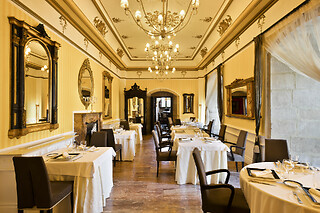 Una noche en suite con desayuno para 2 en Abba Palacio de Soñanes**** en Villacarriendo (Cantabria)