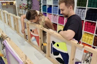 Un taller creativo de alfombras con técnica tufting para 1 persona en EP Custom Rug, en València