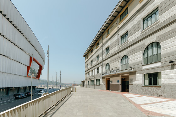 Una noche con desayuno para 2 en Abba Euskalduna Hotel**** en Bilbao (Bizkaia)