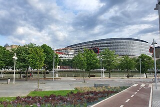 Una noche con desayuno para 2 en Abba Euskalduna Hotel**** en Bilbao (Bizkaia)