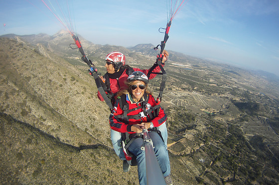 Un vuelo en parapente biplaza para 2 en Parapente Santa Pola en Santa Pola (Alicante)