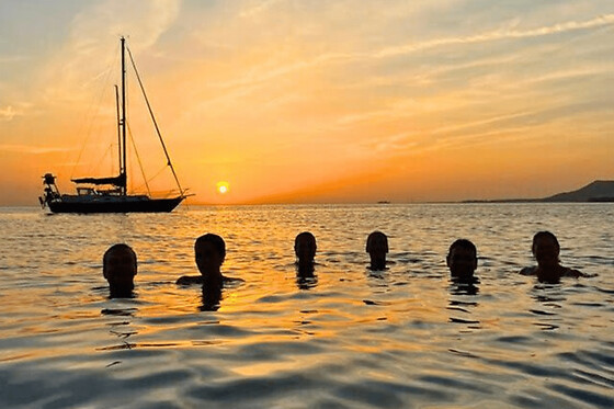 Excursión en yate privado con barbacoa y puesta de sol en las playas de Papagayo, en Lanzarote