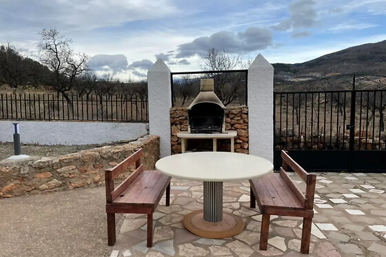 Una noche para 4 en Casa Rural Los Caleros en Fondón (Almería)