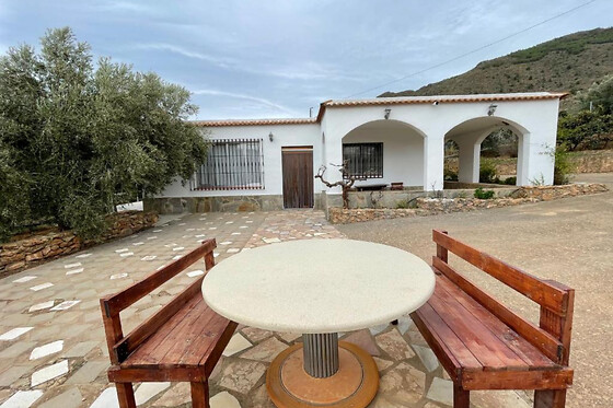 Una noche para 4 en Casa Rural Los Caleros en Fondón (Almería)