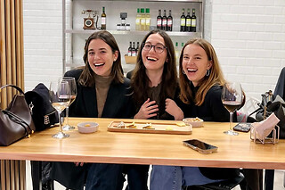 Una cata de 10 quesos + 1 copa de vino para 2 en La Musola, en Madrid