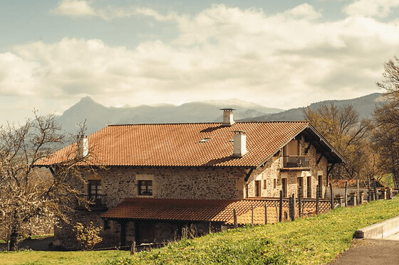 Visita a una granja vasca, una sidrería y comida desde San Sebastián