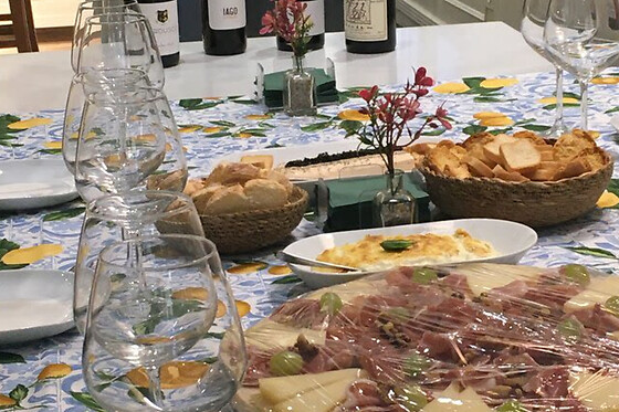 Cata de vinos gallegos con almuerzo maridaje