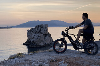 Alquiler de una bicicleta E-FAT durante 4 horas: senderos y vistas de Málaga