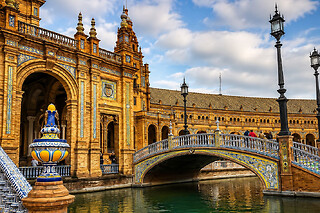 Visita a Sevilla: lugares que no te puedes perder y tapas