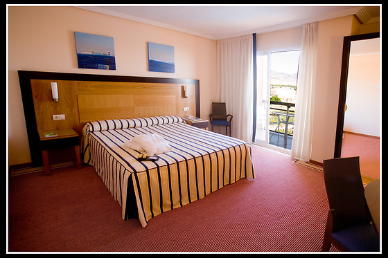 Una noche con desayuno para 2 en Hotel Bonalba Alicante****S en Mutxamel (Alicante)