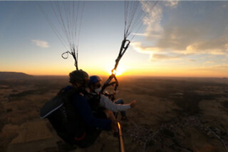 Un vuelo de aventura en parapente para 2 en Airparapente en Alarilla (Guadalajara)