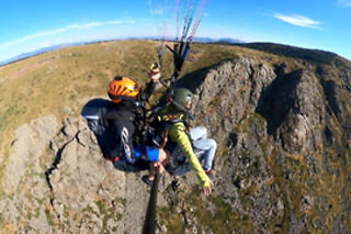 Un vuelo de aventura en parapente para 2 en Airparapente en Alarilla (Guadalajara)