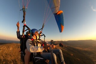 Un vuelo de aventura en parapente para 2 en Airparapente en Alarilla (Guadalajara)