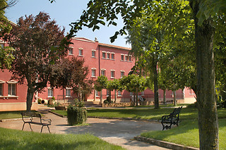 Dos noches con desayunos para 2 en Hotel San Camilo*** en Navarrete (La Rioja)