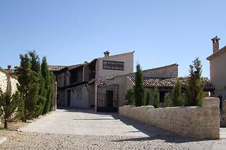 Una noche con desayuno y visita a bodega para 2 en Pago de Trascasas**** en Cubillas de Santa Marta (Valladolid)