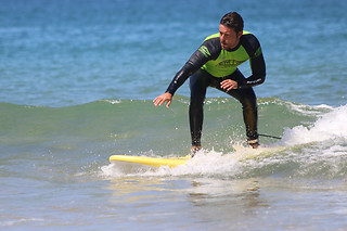 Dos clases grupales de surf o de paddle surf en Suances (Cantabria)
