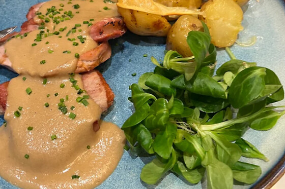 Una comida o una cena para 2 en Restaurante Bravo D Mar en Barcelona