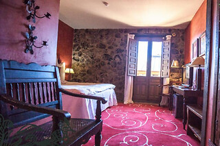 Una noche con desayuno para 2 en Hotel Ruralis Peña del Alba***** en Arroyomolinos de la Vera (Cáceres)