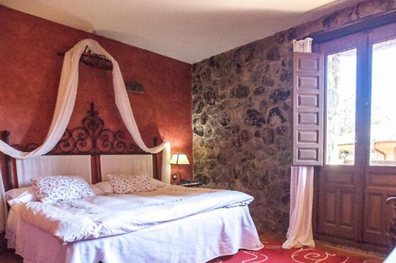 Una noche con desayuno para 2 en Hotel Ruralis Peña del Alba***** en Arroyomolinos de la Vera (Cáceres)