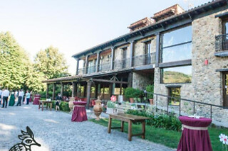 Una noche con desayuno para 2 en Hotel Ruralis Peña del Alba***** en Arroyomolinos de la Vera (Cáceres)